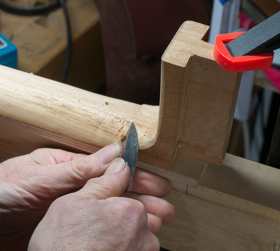 Carving heel with a small yarri kanna.jpg